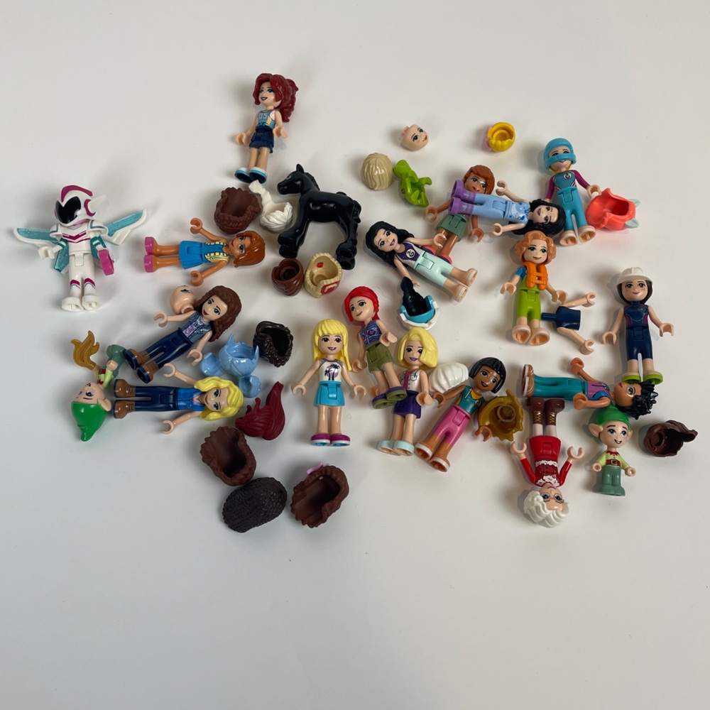 LEGO FRIENDS 15+ Figure Lot With Total 30+ Pieces Includes Hair Etc WASHED
